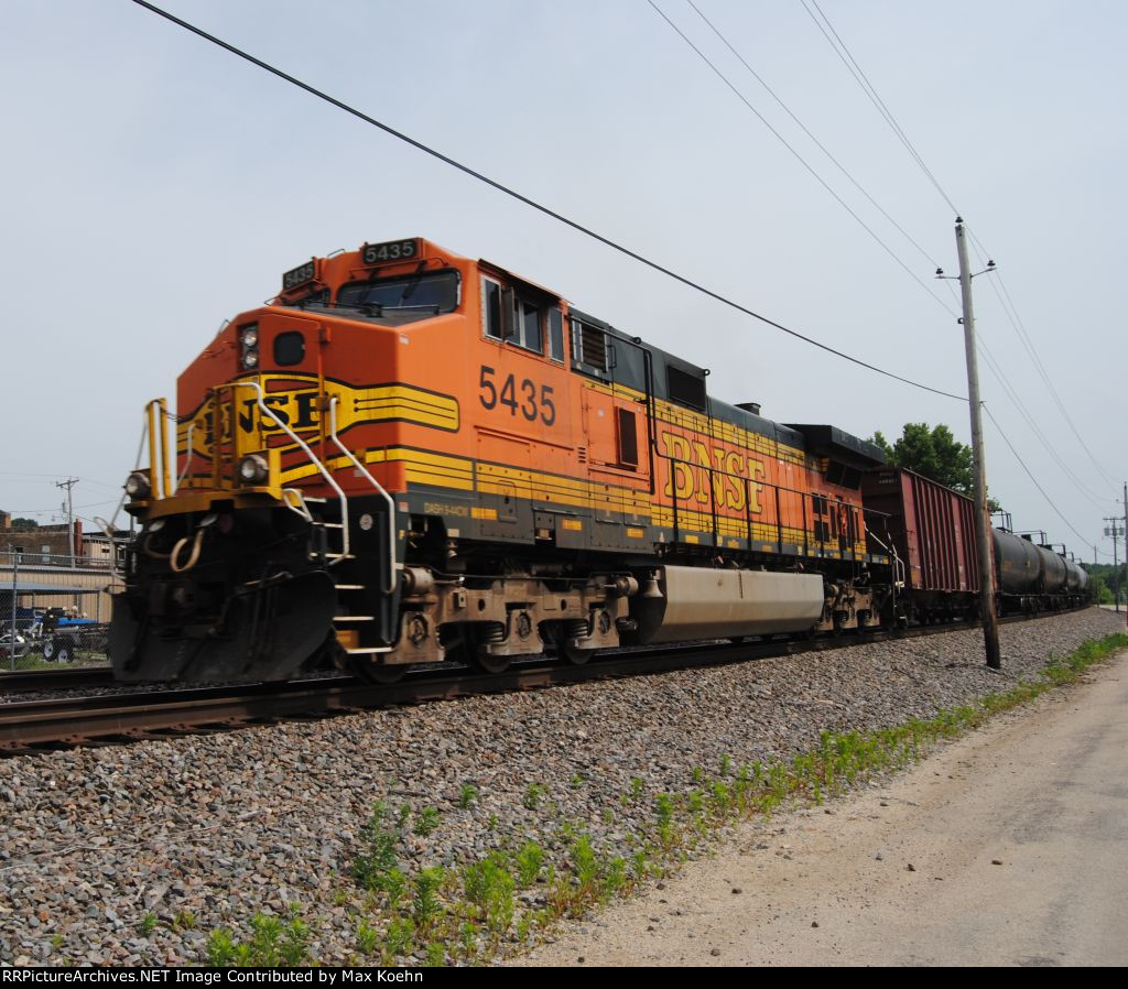 BNSF 5435